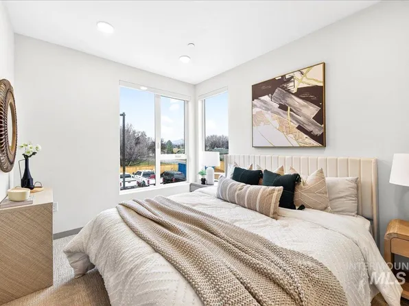 2320 S Broadway Ave #B302, Boise, ID 83706