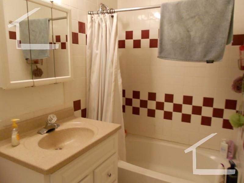 2nd image of 14 Ashford St #4SH