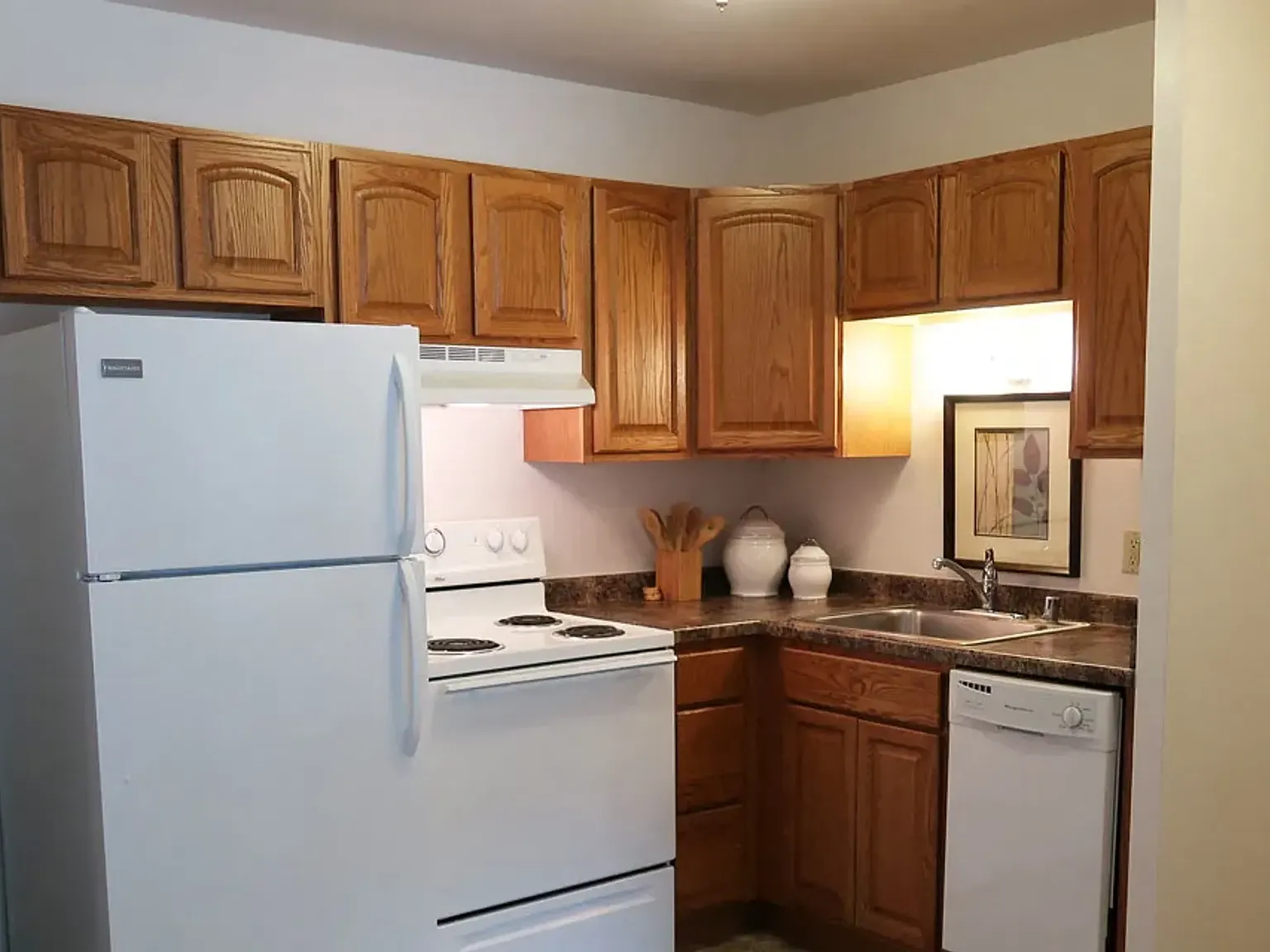 MOVE IN SPECIAL 1st Month Free! Call the office for more details — Photo 3