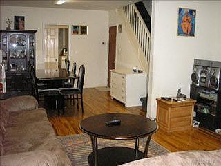 3rd image of 9026 Vanderveer St
