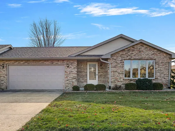 107 Royal Ln, La Porte, IN 46350