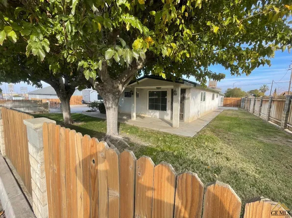 330 6th St, Taft, CA 93268