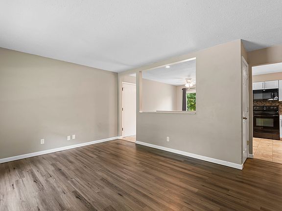3rd image of 2406 Village Glen Ct