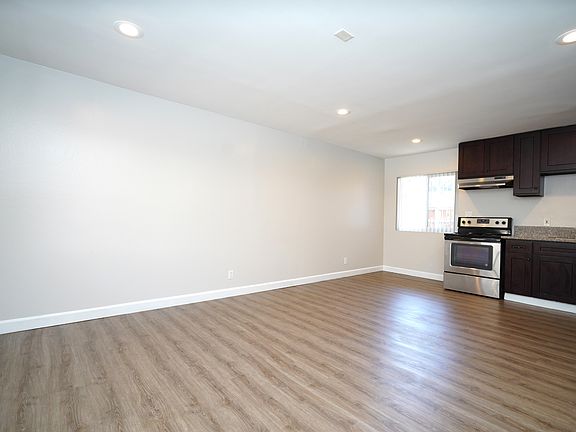 2nd image of 3150 Drew St APT 7