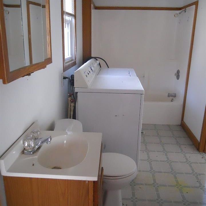 1st image of 101 Walnut St