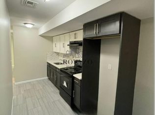 490 S 18th St #B, Newark, NJ 07103