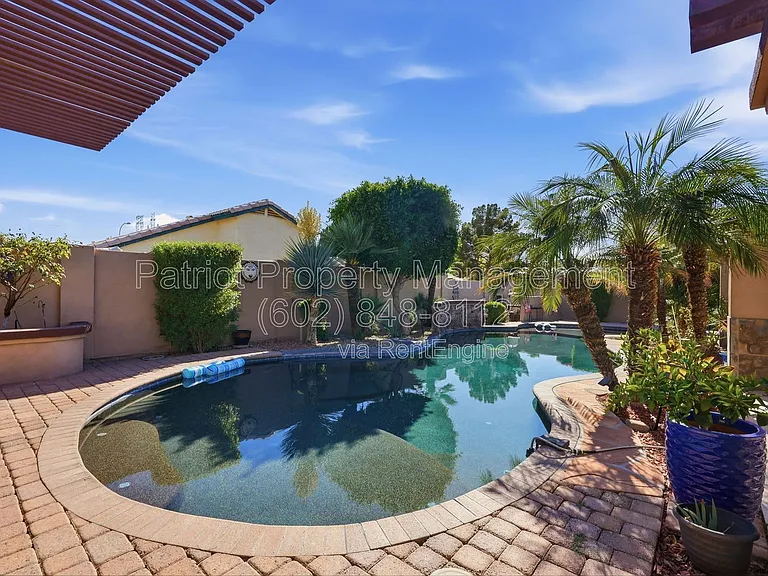 8629 W Echo Ln — Photo 32