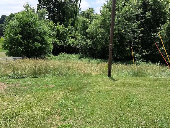 4th image of 919 Independence Dr W