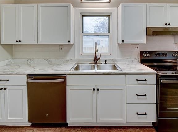 3rd image of 314 Topping Ave