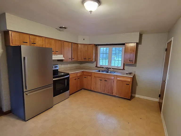 43 Young Ave #LEFT — Photo 9