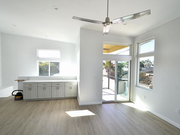 5th image of 1020 Pacific Beach Dr