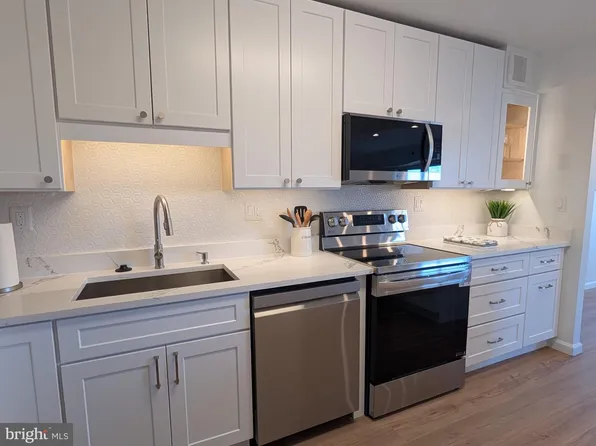 8340 Greensboro Dr APT 509, Mc Lean, VA 22102