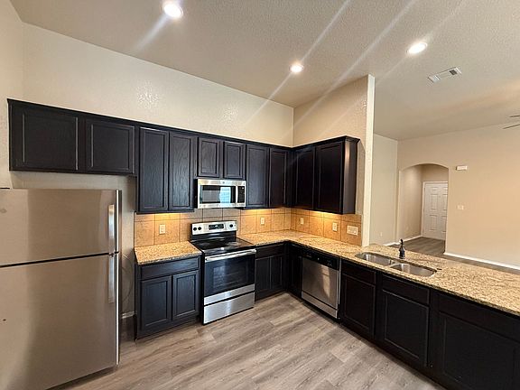 5th image of 116 Stacy Ln
