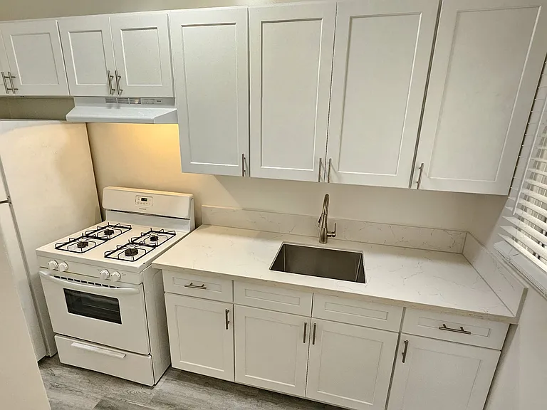 2850 Francis Ave #2 — Photo 5