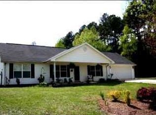 635 New Hope Ln, Cornelia, GA 30531
