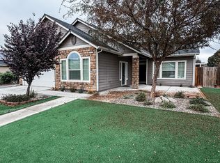 2025 Madeline Dr, Hanford, CA