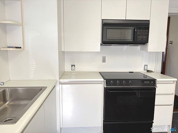 4th image of 30 Wooster Heights