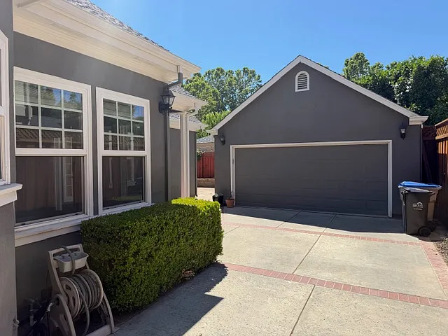 1078 Byerley Ave — Photo 43