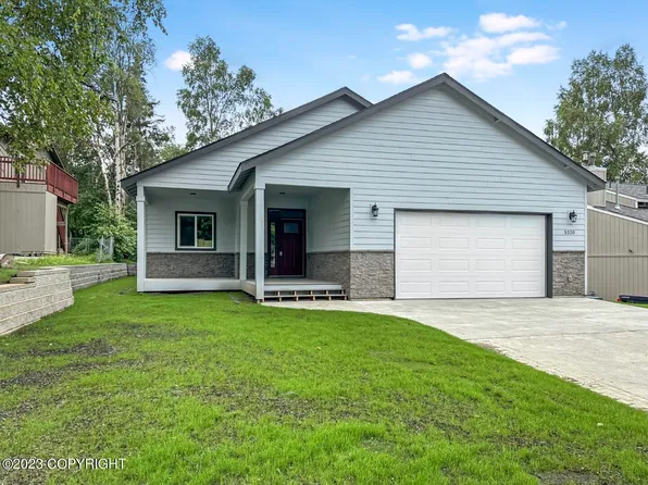 5320 Tudortop Cir, Anchorage, AK 99507