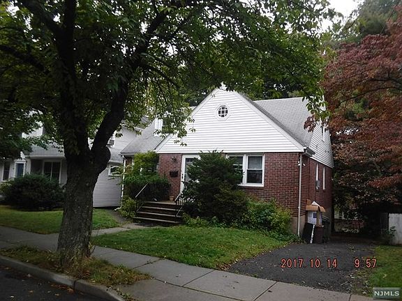 2nd image of 30 Linden Ter