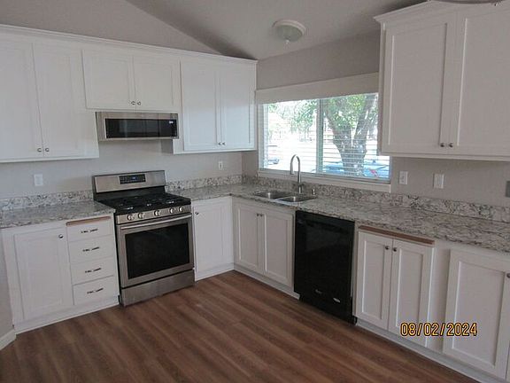 3rd image of 9295 Cordellia Ln