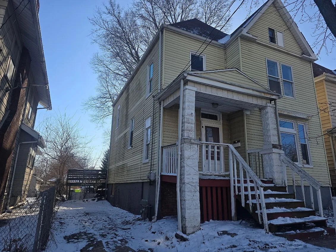 1806 North Peoria Ave — Photo 1
