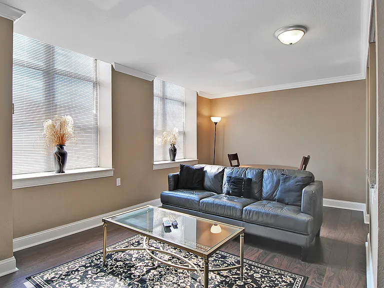 Bancroft Luxury Apartments — Photo 8