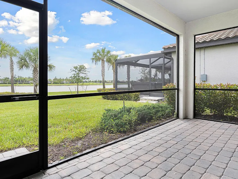 19592 Utopia Ln — Photo 10