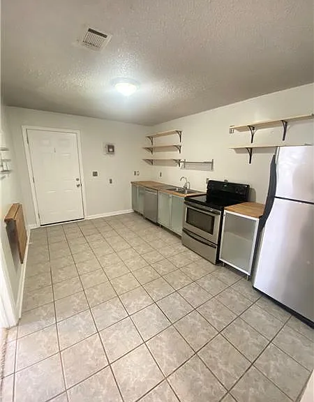 614 E Duffy St — Photo 9