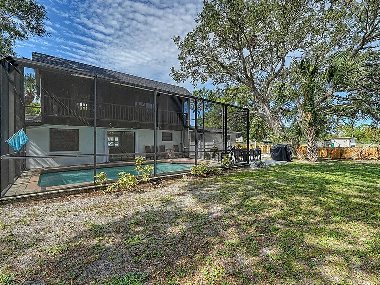 6061 Border Ln — Photo 9