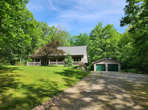 4901 White Birch Ln, Farwell, MI 48622