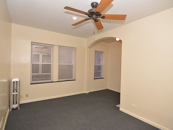 3rd image of 6250 N Winthrop Ave APT 109