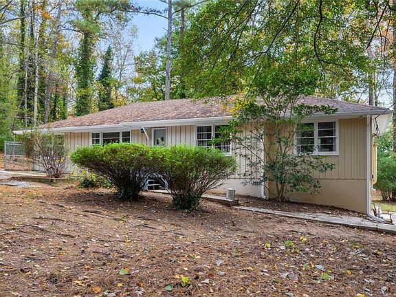 2nd image of 866 Buckner Rd SE