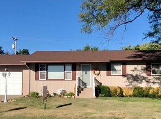 121 11th St, Phillipsburg, KS 67661