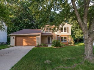 312 Burr Oak Dr, Ann Arbor, MI 48103