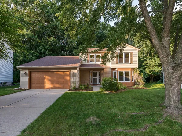 312 Burr Oak Dr, Ann Arbor, MI 48103