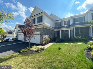 3822 Meadow View Farm Rd, Newtown Square, PA 19073