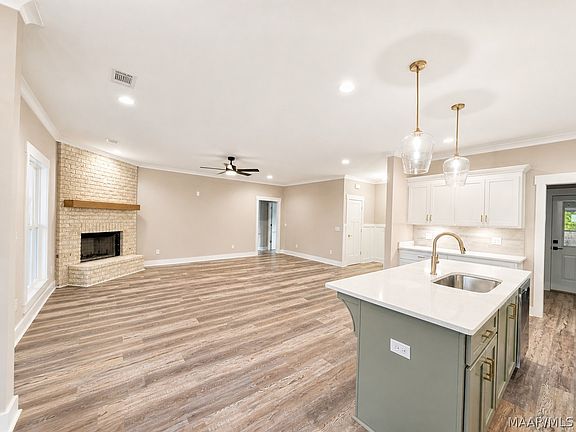 3rd image of 153 Trotters View Rd
