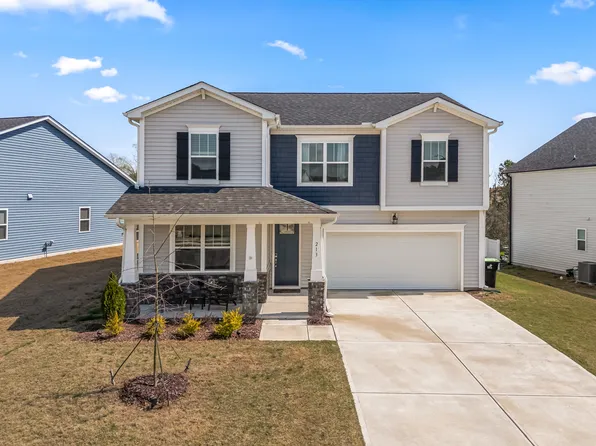 213 Providence Creek Dr, Fuquay Varina, NC 27526