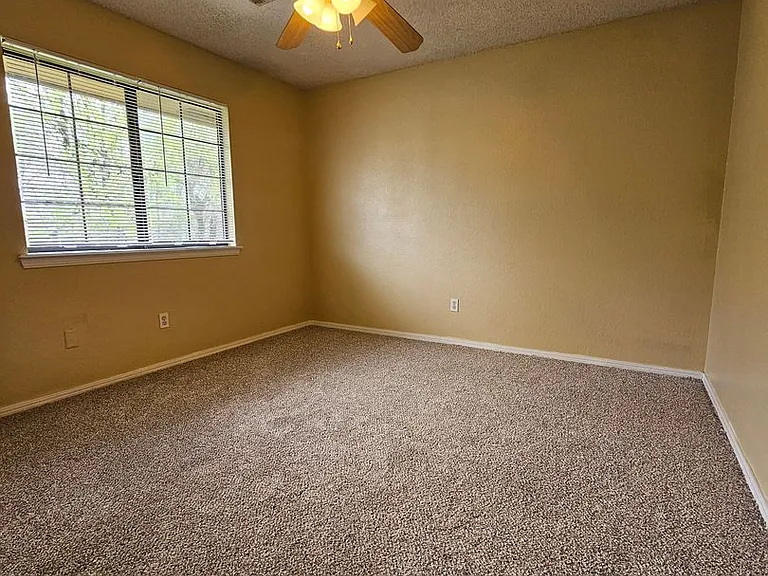 217 Monticello Rd — Photo 16