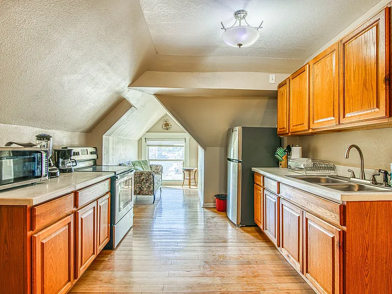 702 Myrtle Ave — Photo 51