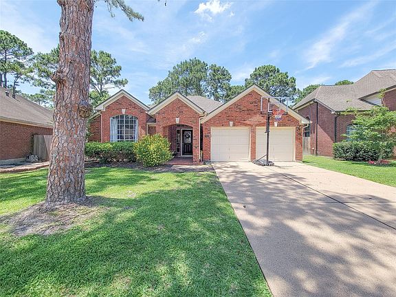 2nd image of 7919 Hidden Oaks Ln
