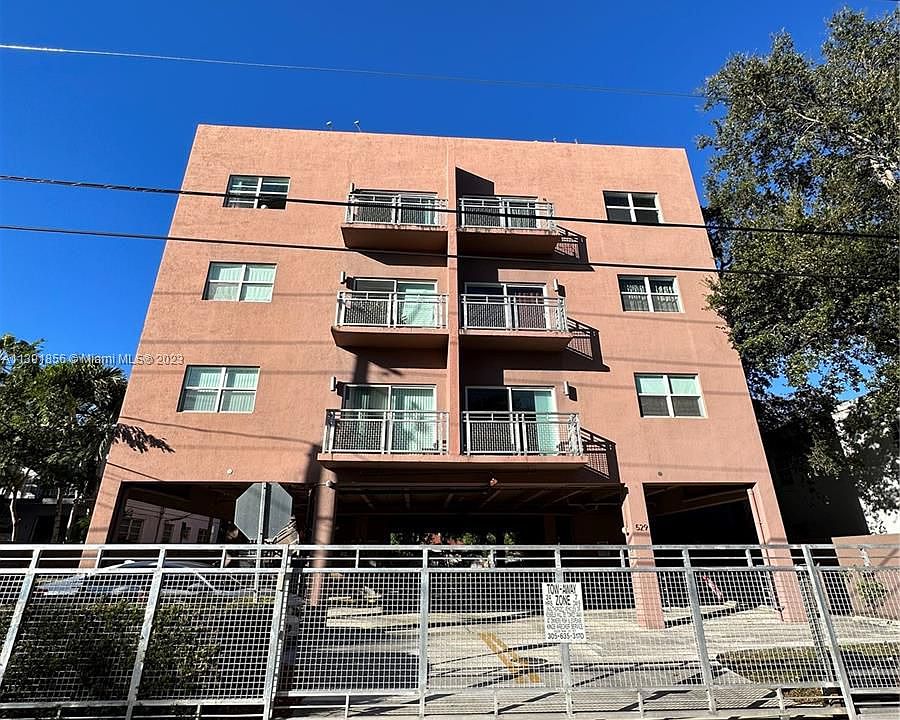 1st image of 529 NE 62nd St #204