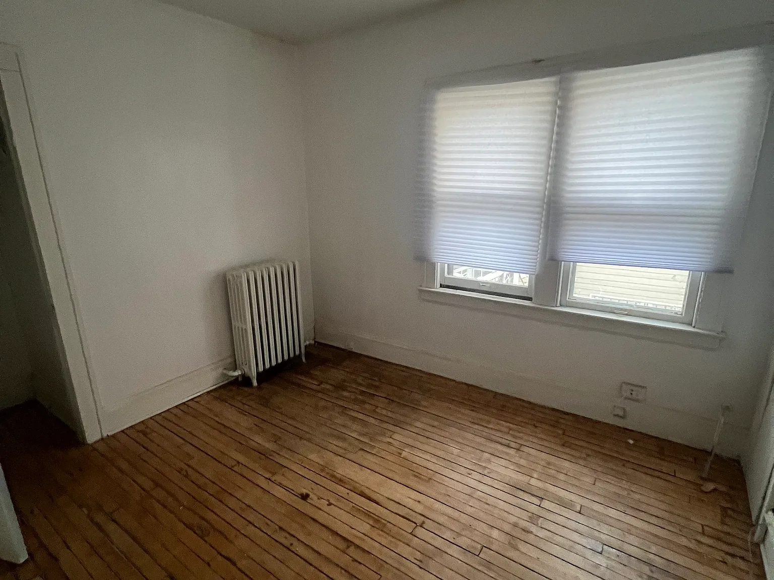 3 bed, 1400 sqft, $450 — Photo 1