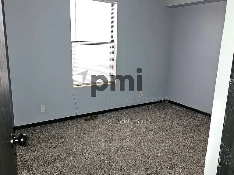 Vawter Street Apartments — Photo 23