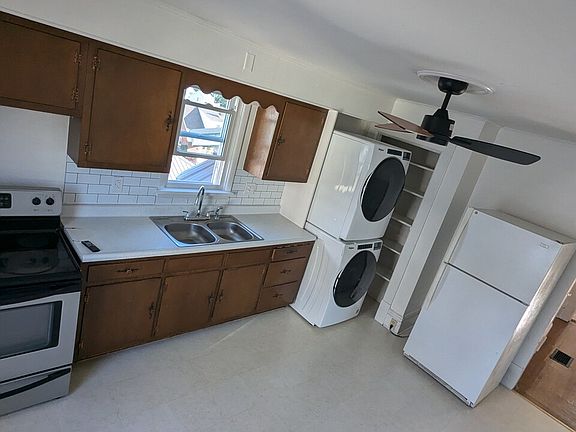 5th image of 726 & 726-1/2 Speer St #2