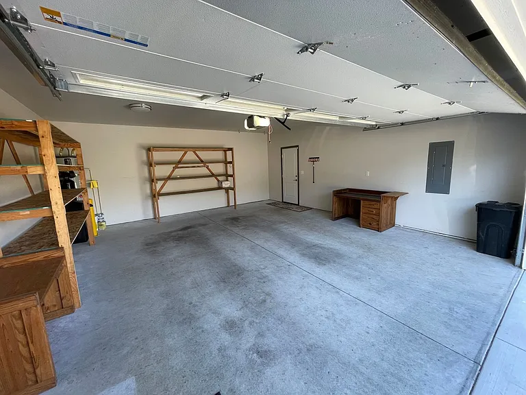 2525 El Mar St — Photo 8