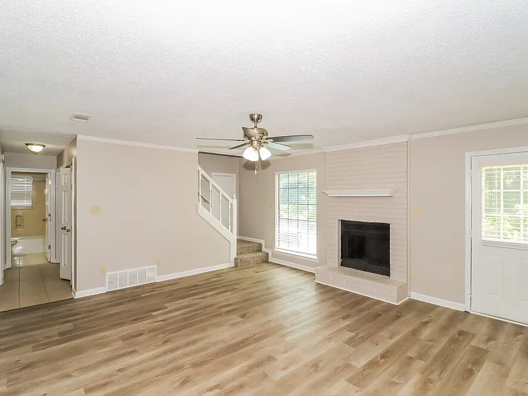 5859 Pepper Xing — Photo 6