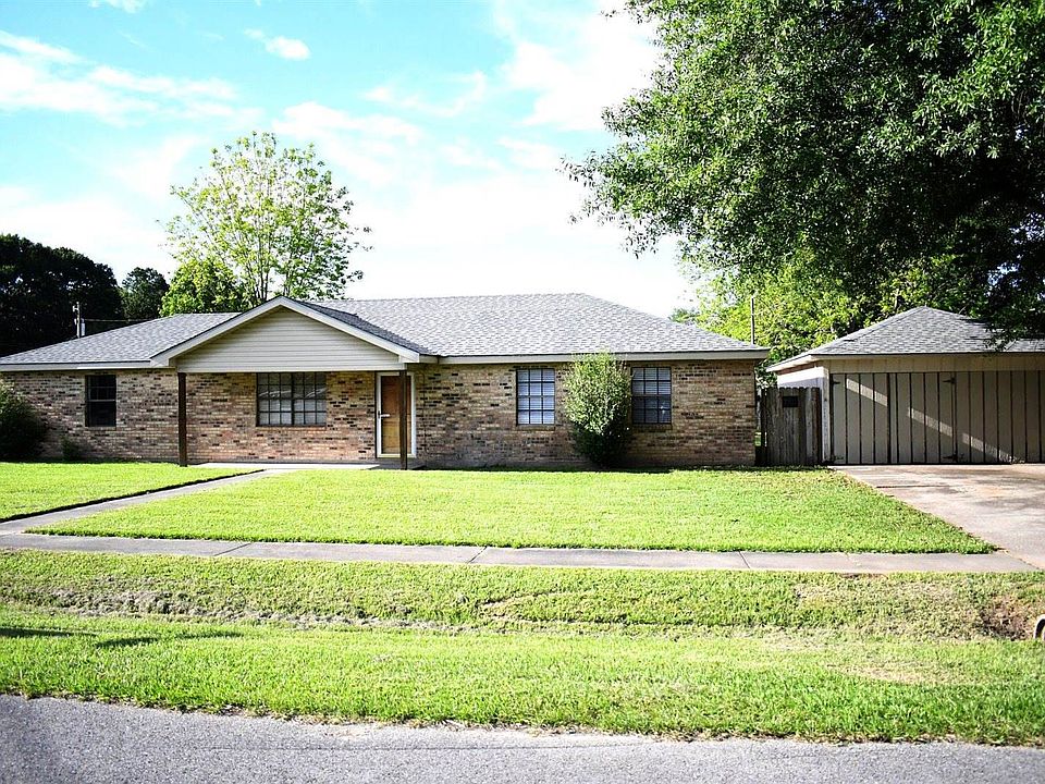 1st image of 302 Kelso Dr