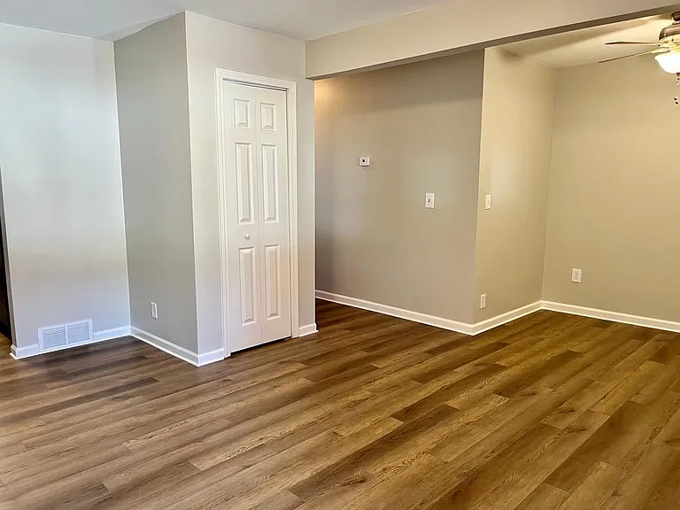 6313 Hamilton St — Photo 11